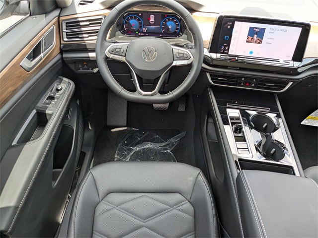 2026 Volkswagen Atlas SEL photo 17