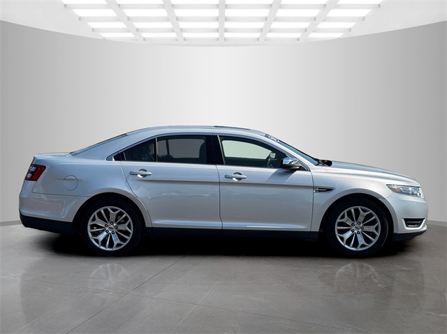 2018 Ford Taurus Limited photo 8