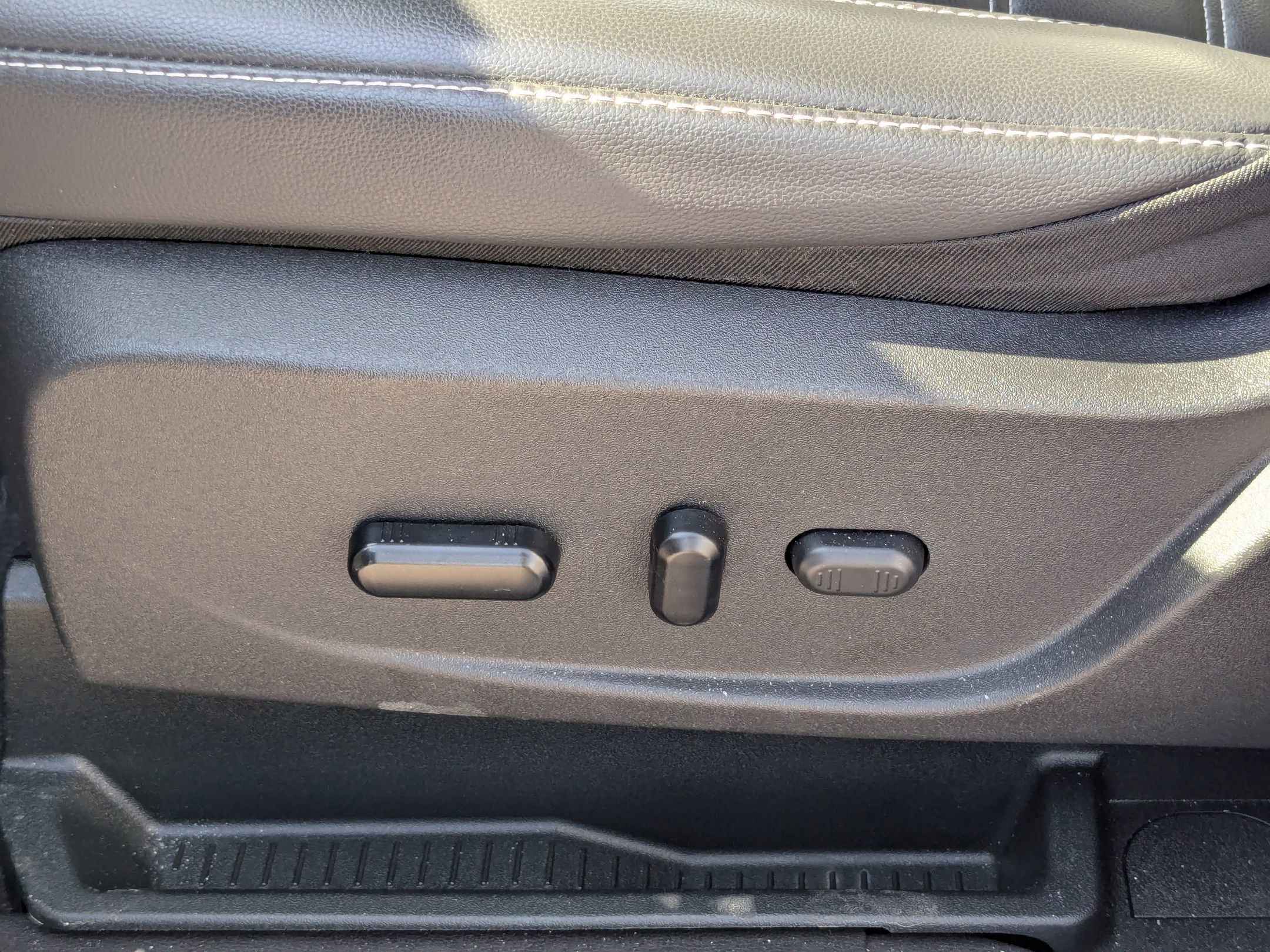 2019 Ford Escape SEL photo 15