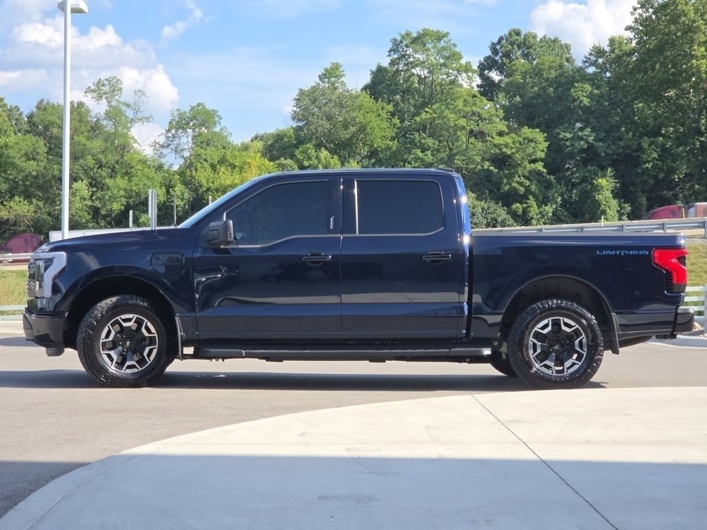 2023 Ford F-150 Lightning XLT photo 21