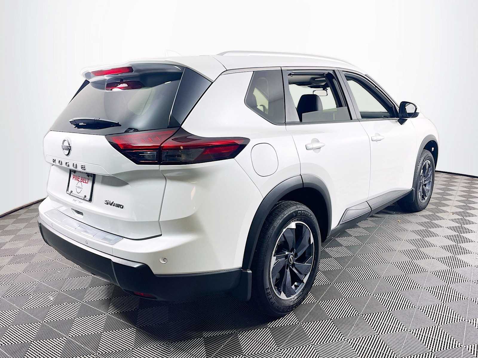 2024 Nissan Rogue SV photo 4