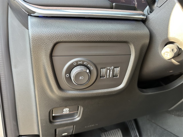 2025 Jeep Grand Cherokee L Summit photo 35