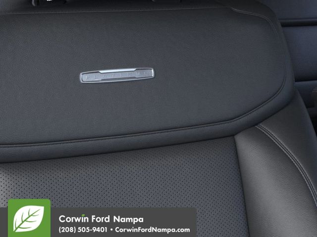 2025 Ford Expedition MAX Platinum photo 13
