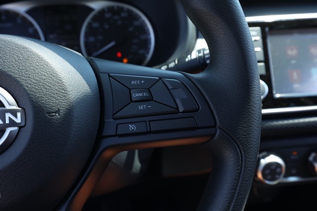 2025 Nissan Kicks Play S photo 25