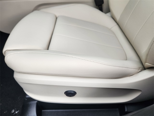 2026 Mercedes Benz GLB 250 4MATIC photo 9