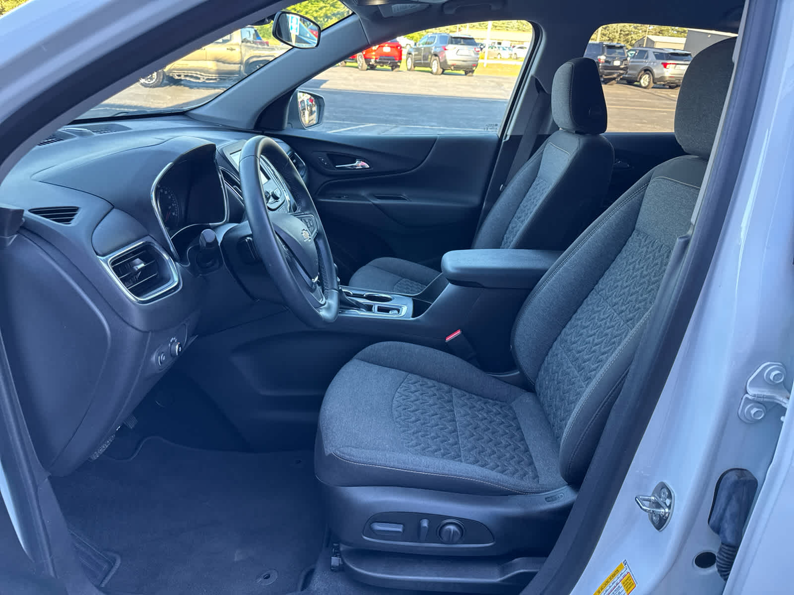 2023 Chevrolet Equinox LT photo 26
