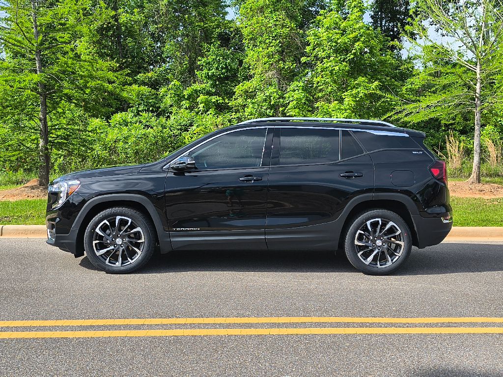 2023 Gmc Terrain SLT photo 2