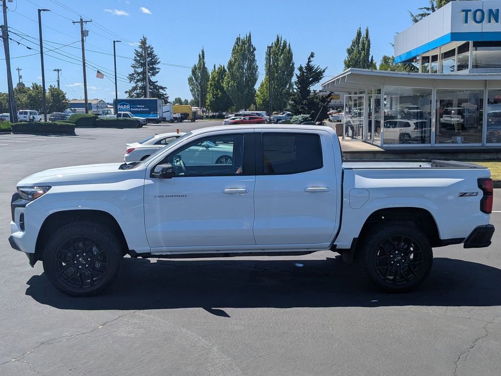 2025 Chevrolet Colorado Z71 photo 3