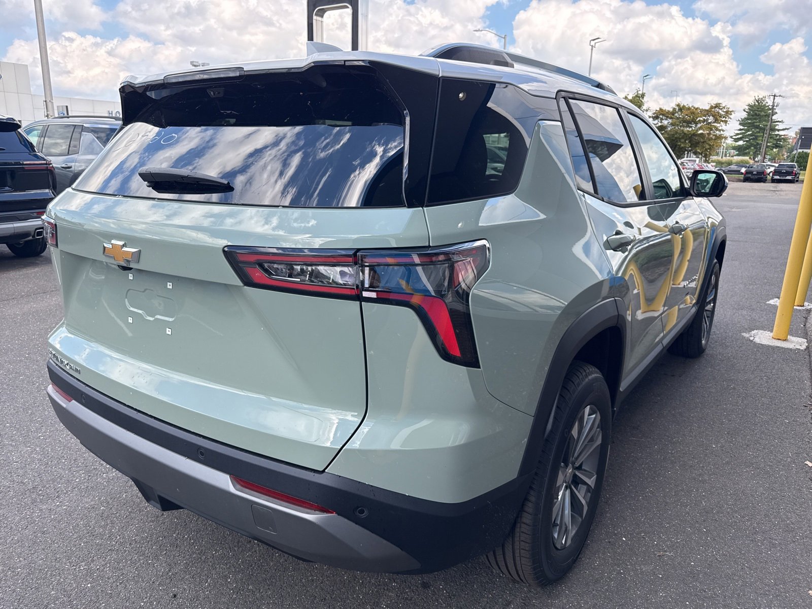 2026 Chevrolet Equinox LT photo 4