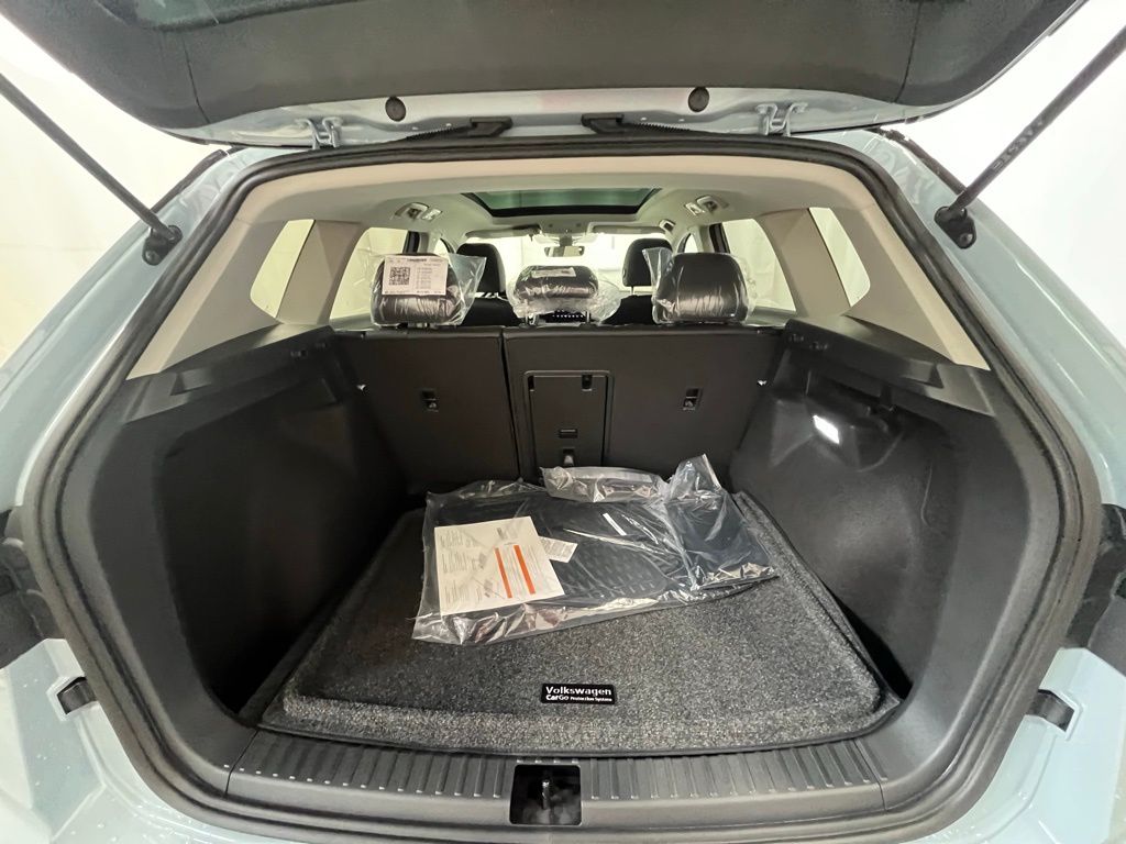 2025 Volkswagen Taos SE photo 24