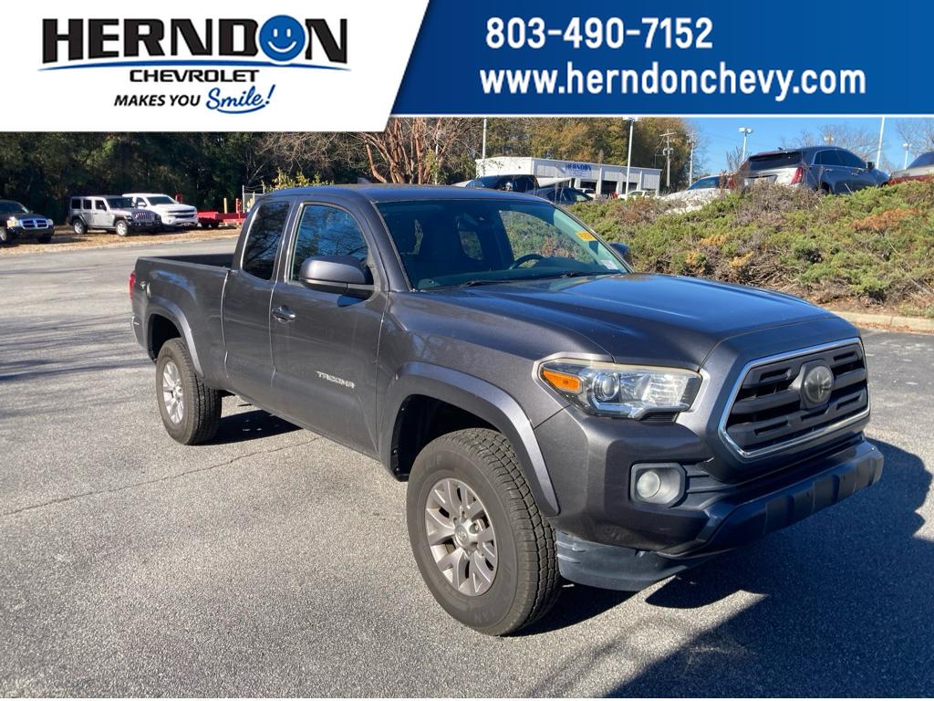 2018 Toyota Tacoma SR5's photo