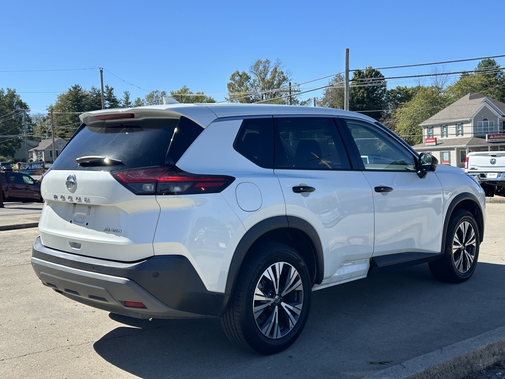 2021 Nissan Rogue SV photo 3