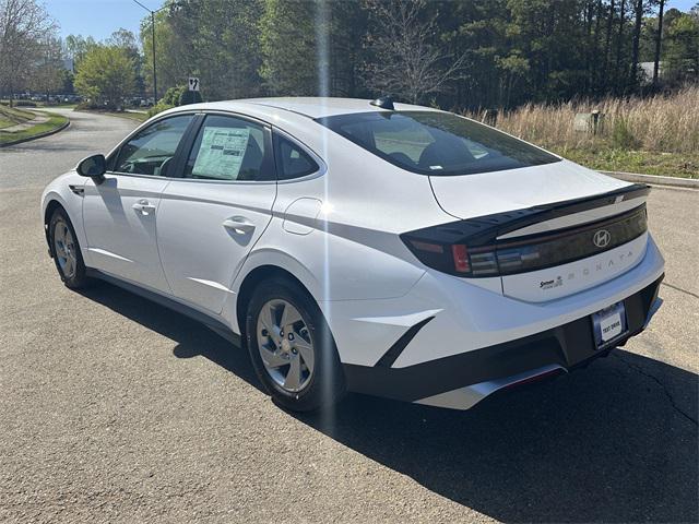 2025 Hyundai Sonata SE photo 3
