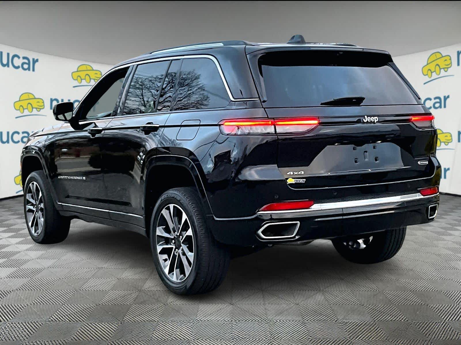 2023 Jeep Grand Cherokee Overland photo 4