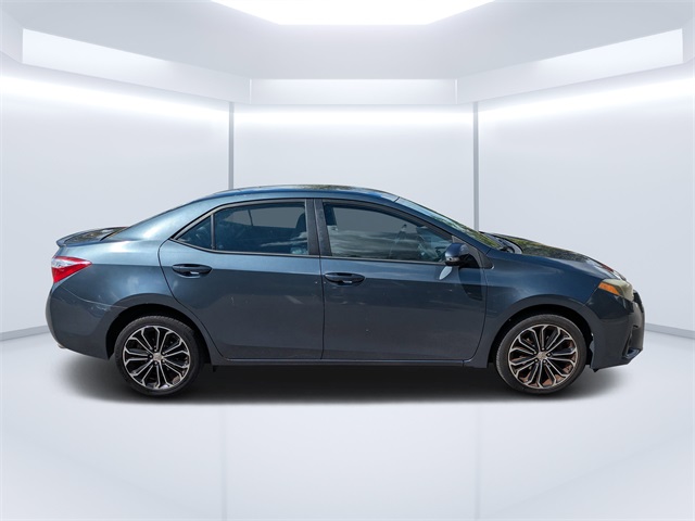 2016 Toyota Corolla L photo 2