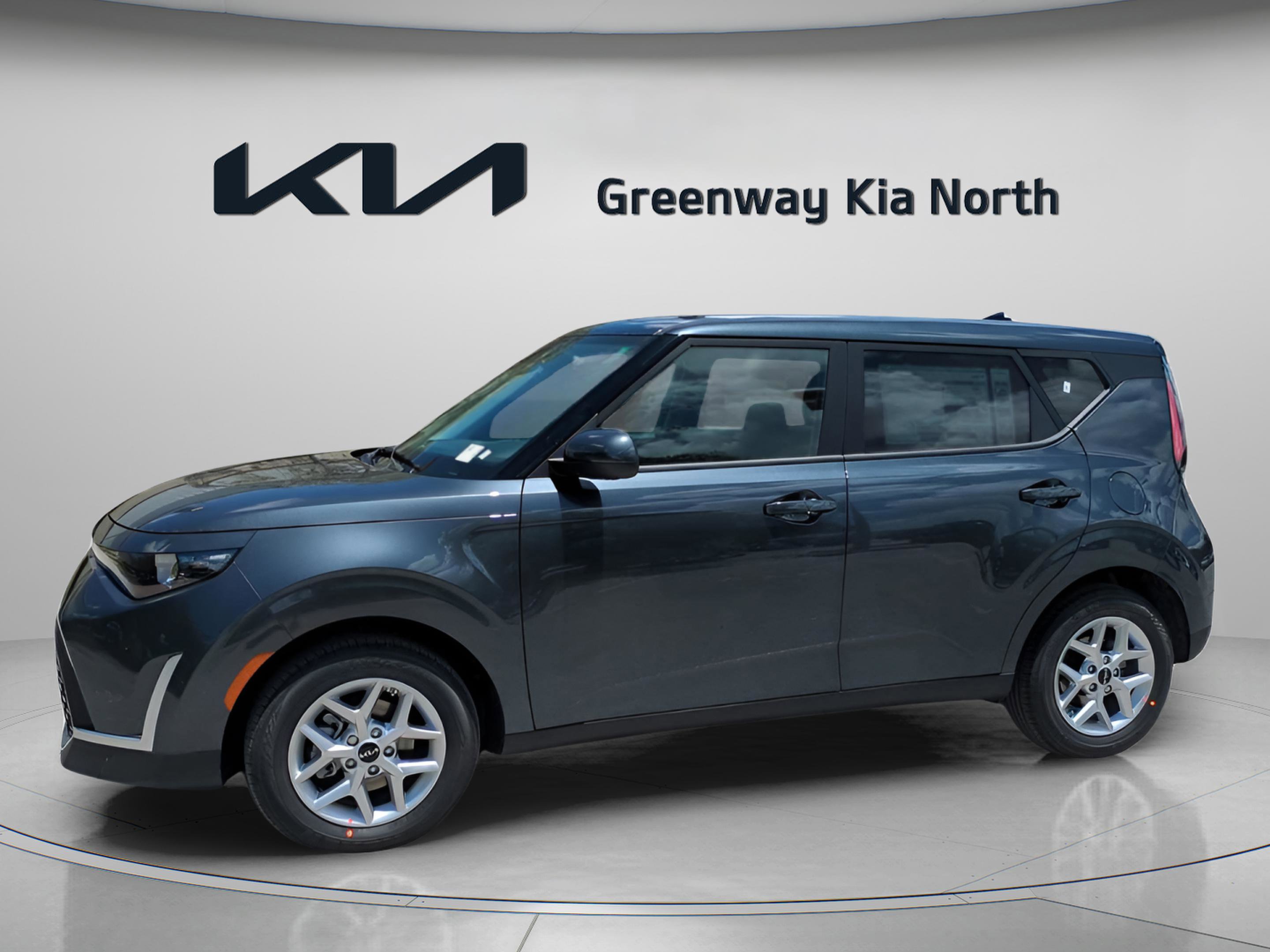 2025 Kia Soul LX photo 3