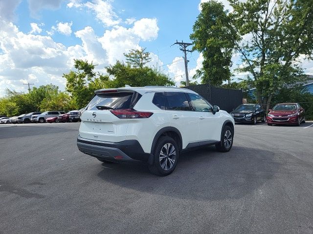 2021 Nissan Rogue SV photo 3
