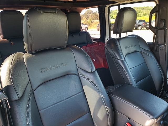 2021 Jeep Wrangler Unlimited Sahara photo 25