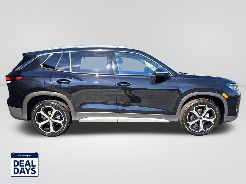 2025 Volkswagen Tiguan SE photo 2