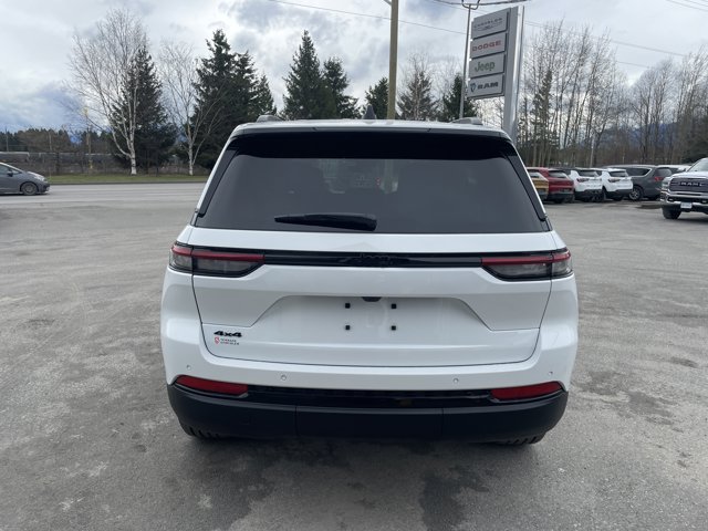 2025 Jeep Grand Cherokee Altitude photo 2