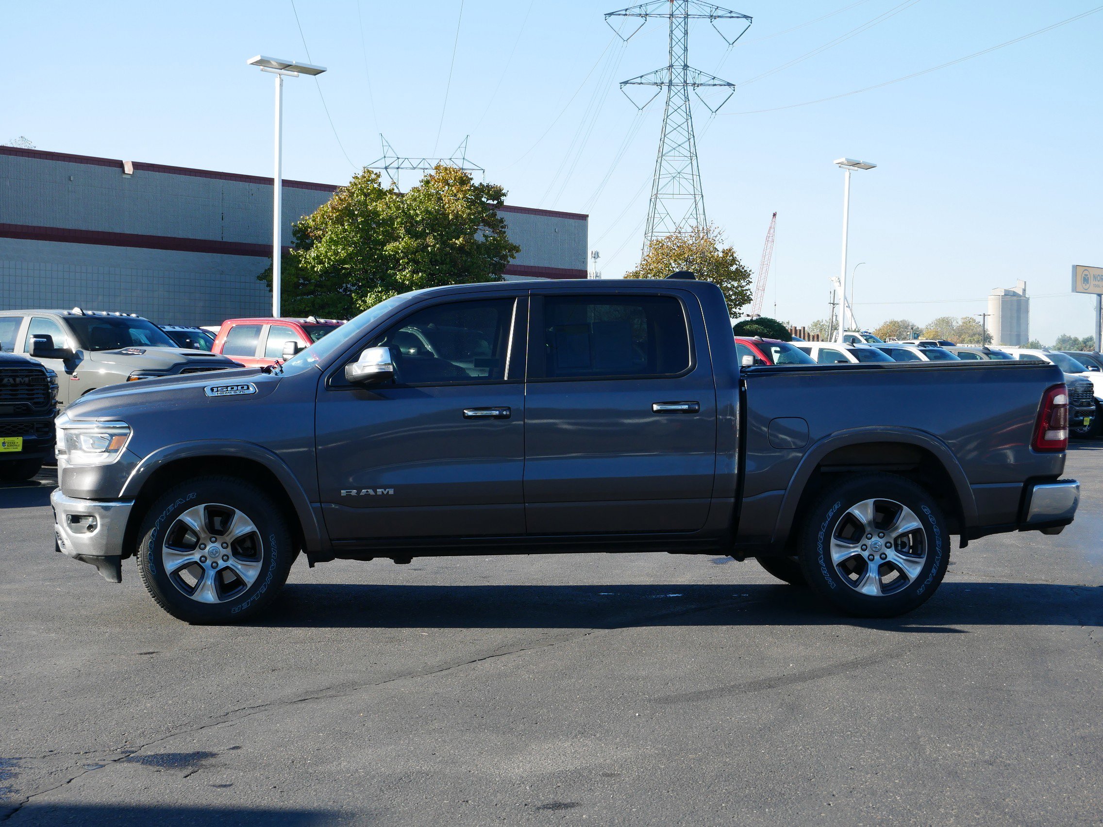2019 Ram 1500 Laramie photo 4