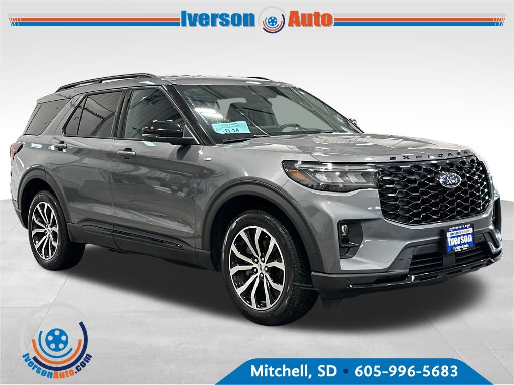 2025 Ford Explorer ST-LINE's photo