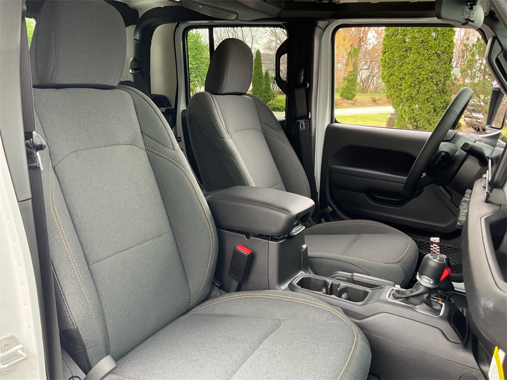 2025 Jeep Gladiator Sport S photo 30