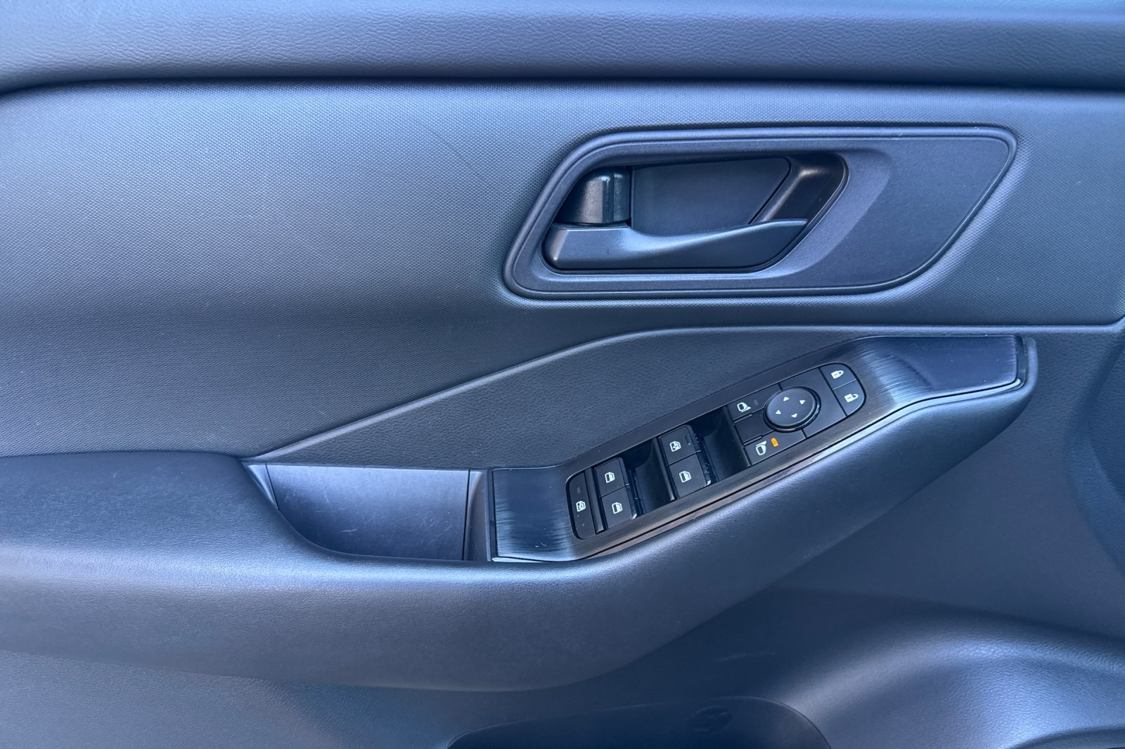 2024 Nissan Rogue S photo 10