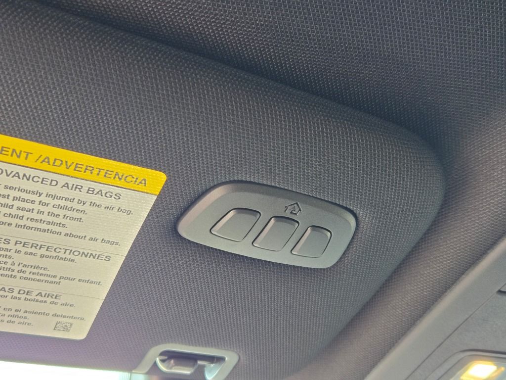 2025 Ford Explorer ST-Line photo 30