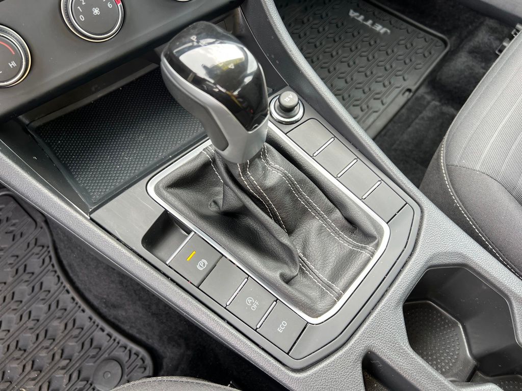 2024 Volkswagen Jetta 1.5T S photo 18