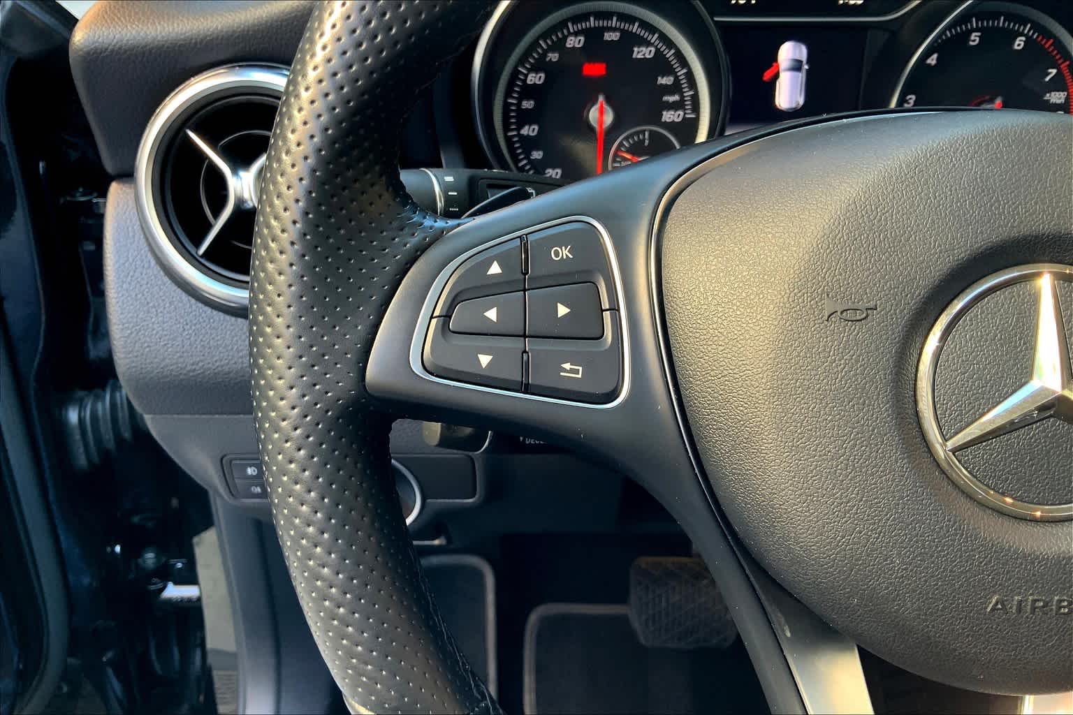 2020 Mercedes Benz GLA 250 4MATIC photo 22
