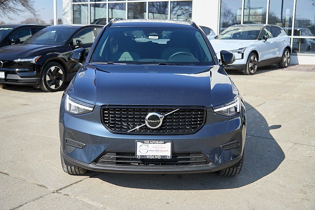 2026 VOLVO XC40 - Image 4