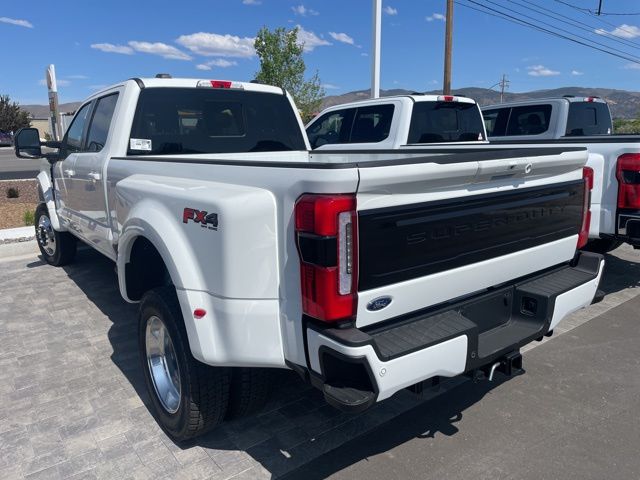 2025 Ford F-450 photo 4