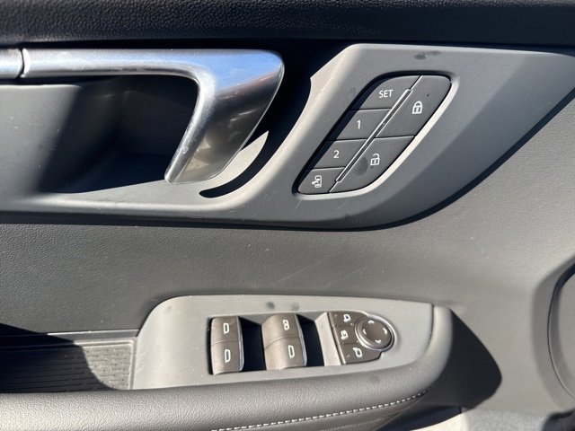 2026 Buick Enclave Sport Touring photo 3