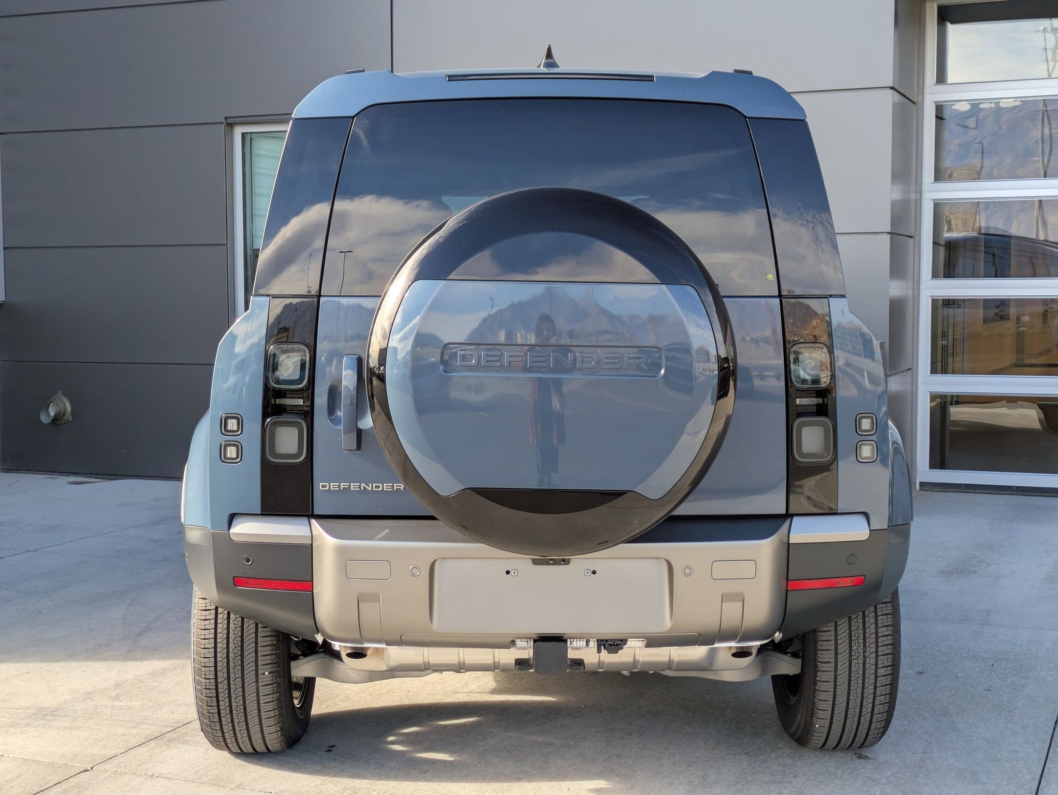 2026 Land Rover Defender 110 S photo 4