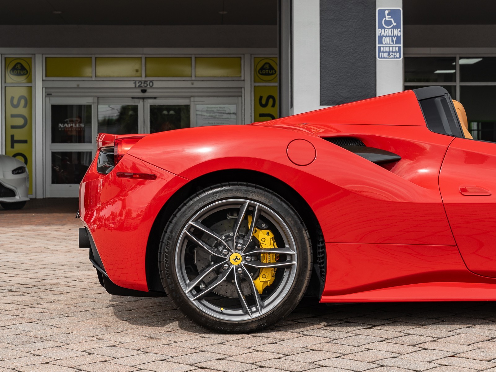 2019 Ferrari 488 Spider photo 27