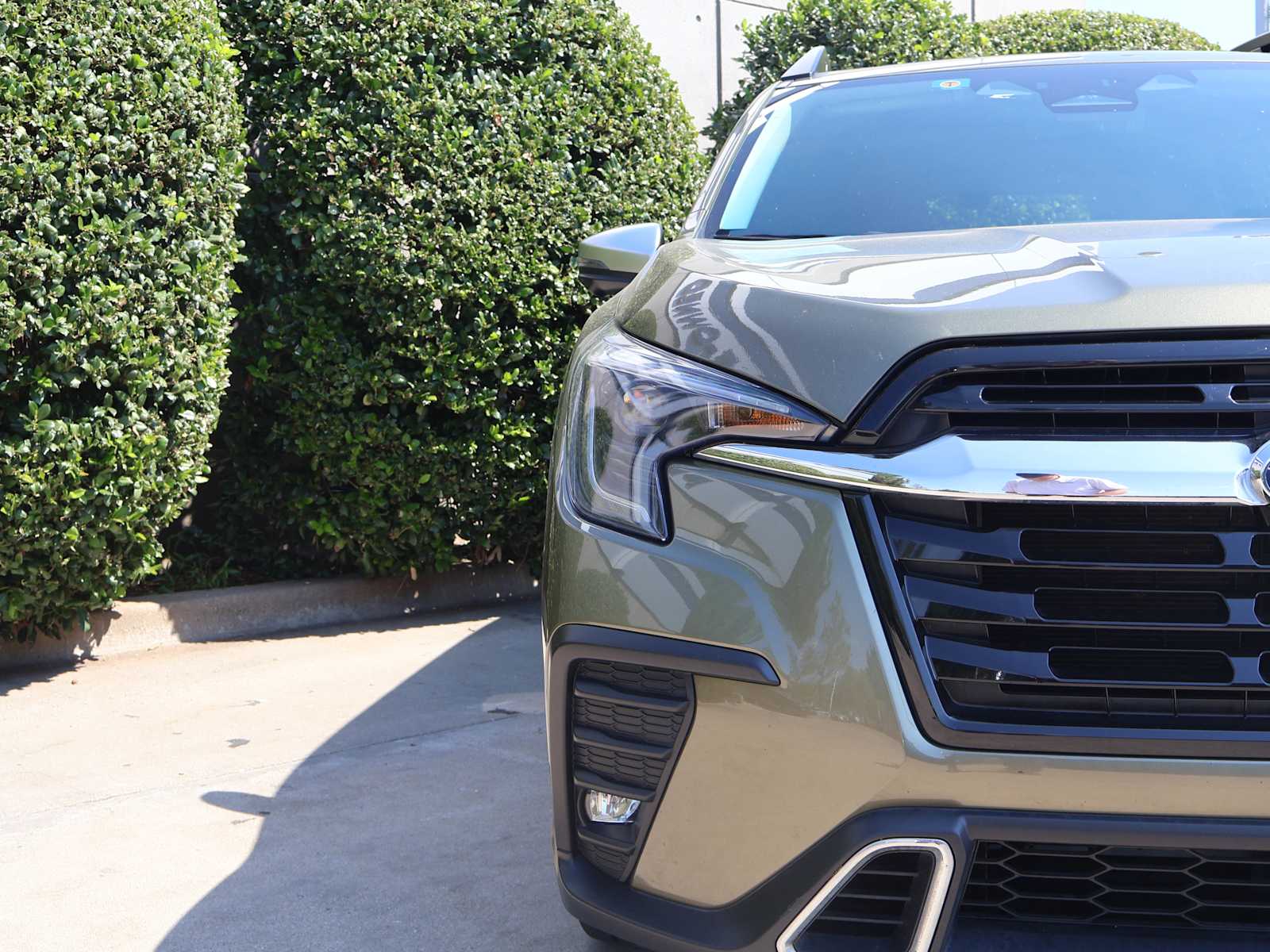 2023 Subaru Ascent Touring photo 2