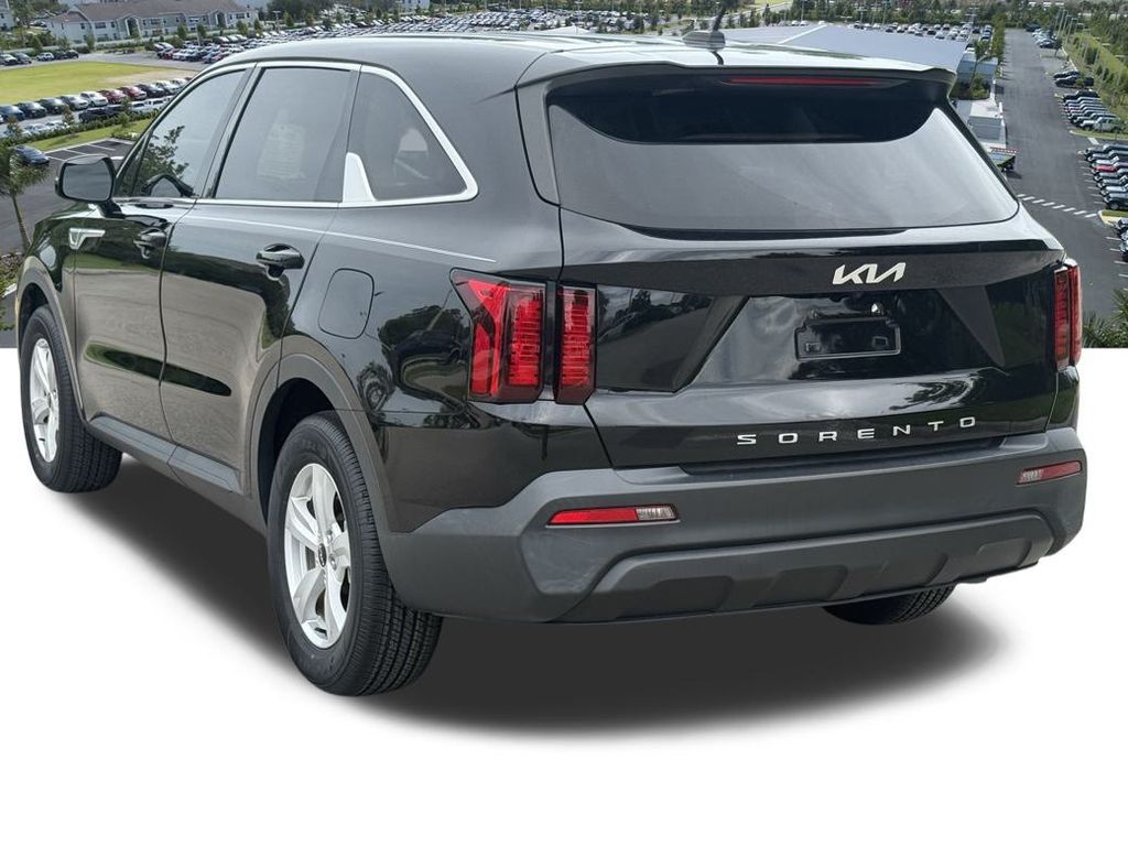 2022 Kia Sorento LX photo 6