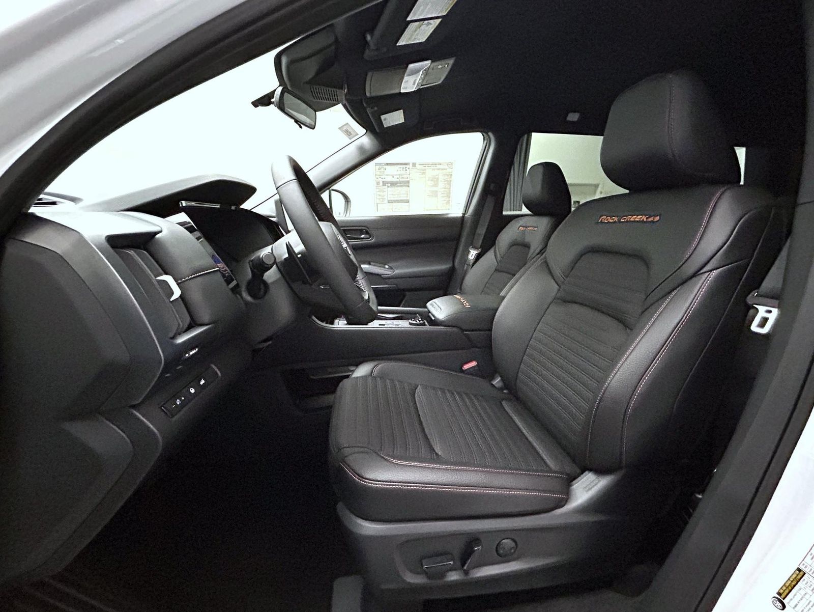 2025 Nissan Pathfinder Rock Creek photo 9
