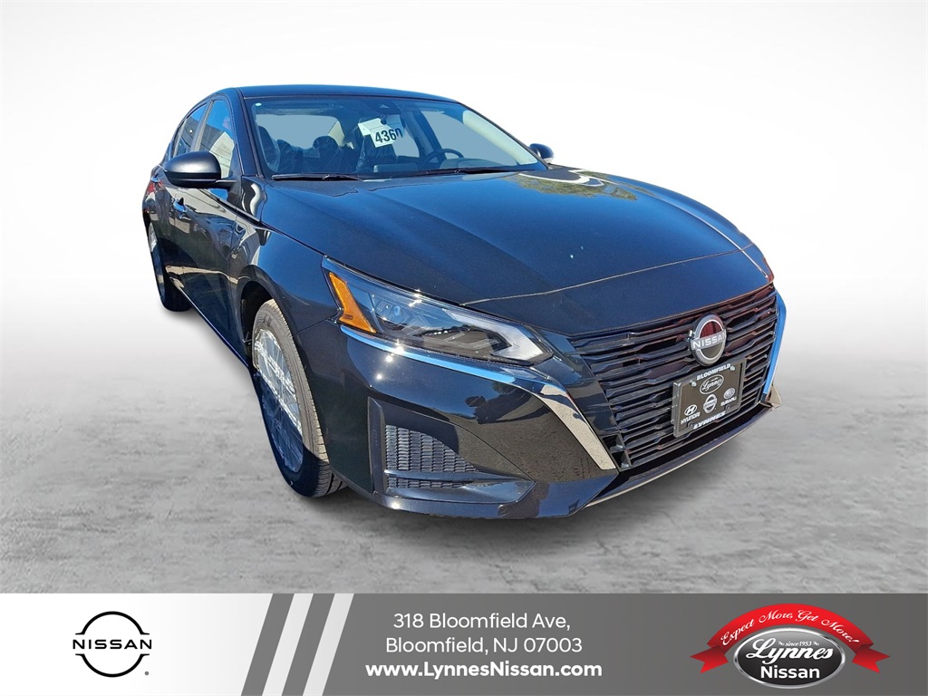 2025 Nissan Altima SV's photo