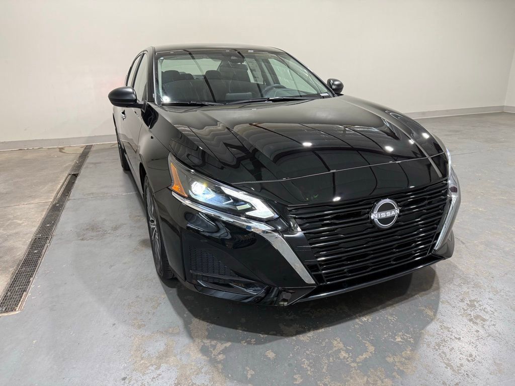 2025 Nissan Altima SV's photo