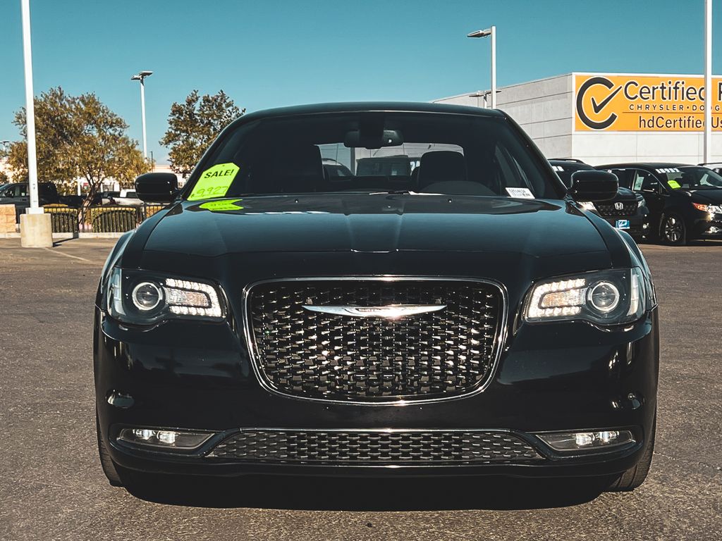 2015 Chrysler 300 S photo 13