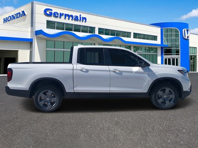 2025 Honda Ridgeline TrailSport photo 2