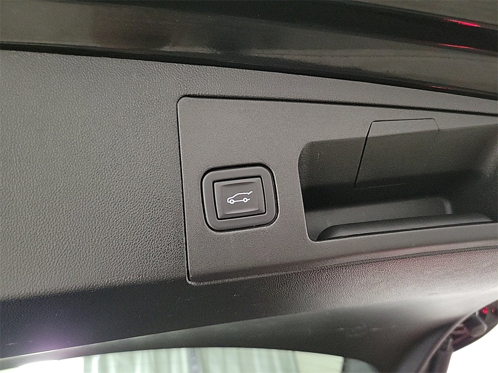 2023 CADILLAC XT5 - Image 29