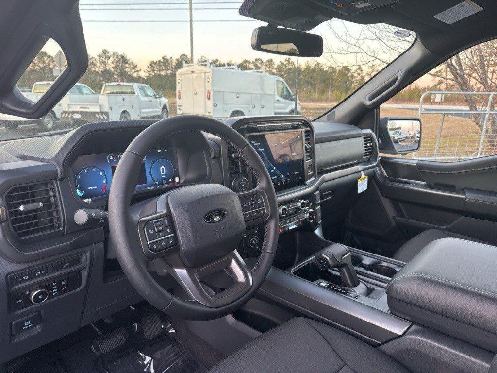 2025 Ford F-150 XLT photo 6