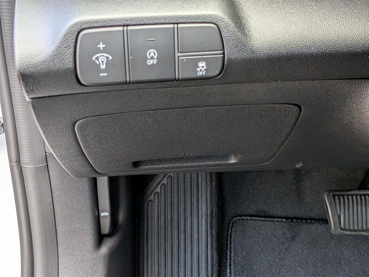 2025 Hyundai Elantra SE photo 14