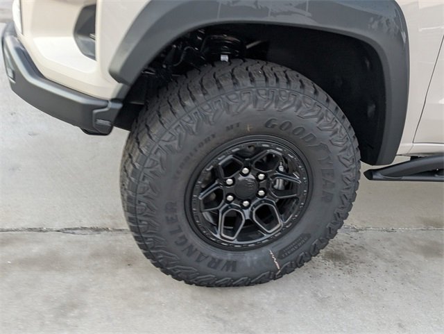 2026 Chevrolet Colorado ZR2 photo 4