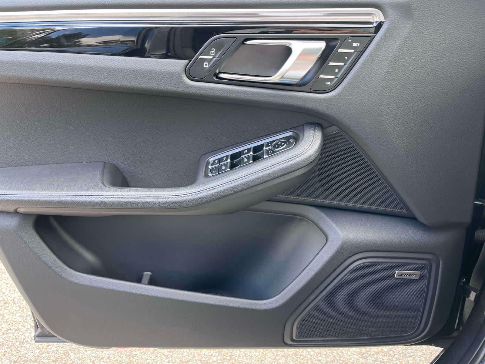 2024 Porsche Macan Base photo 27