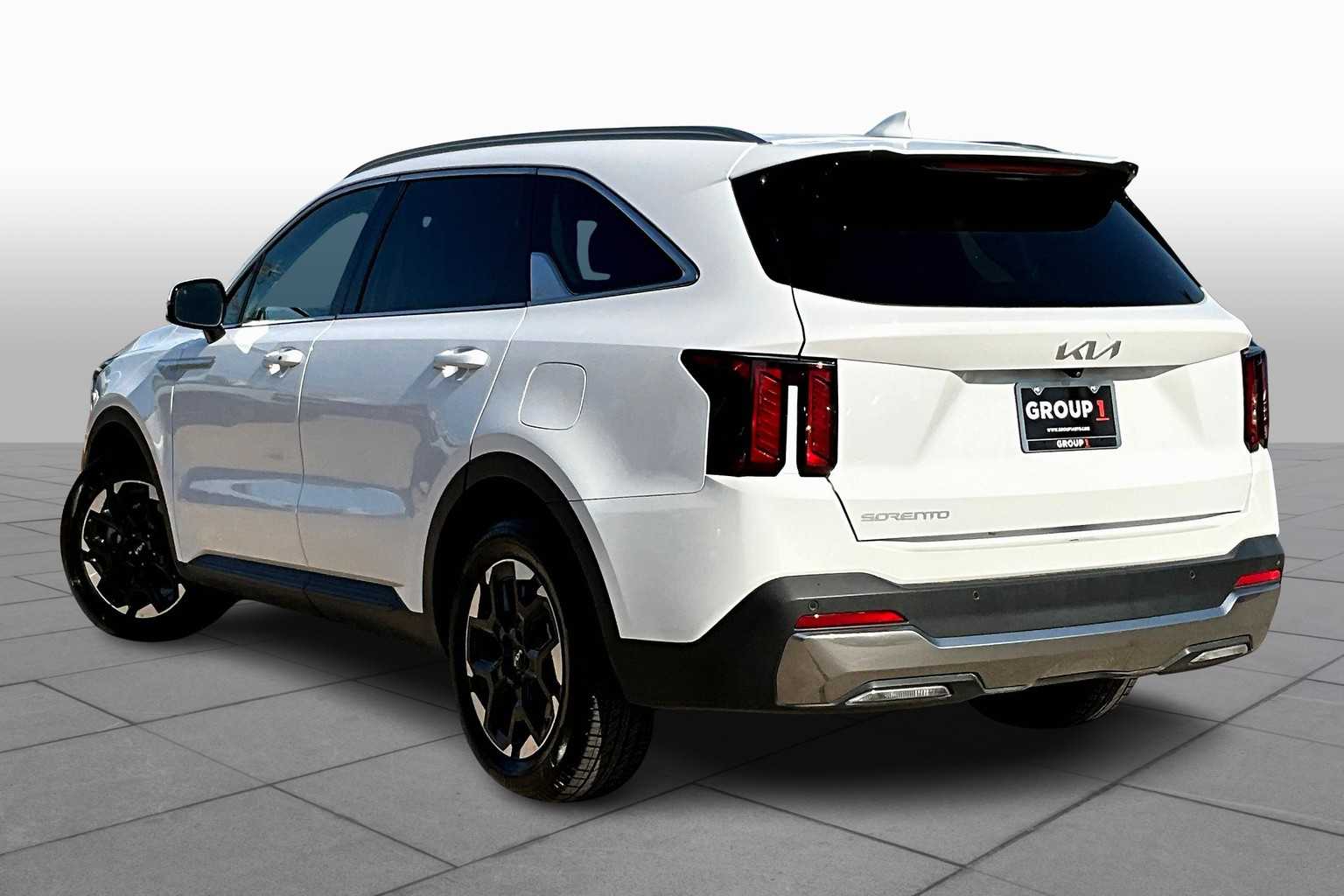 2024 Kia Sorento S photo 10
