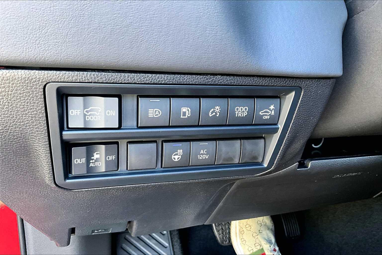 2026 Toyota Sequoia Platinum photo 17